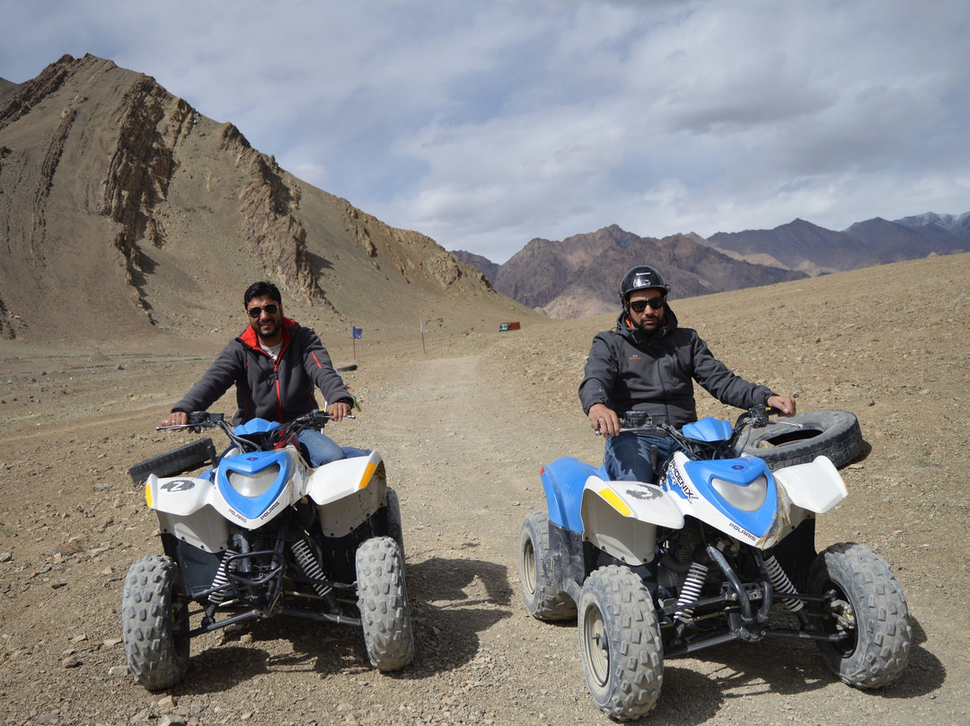 The Holidaz Travel Kashmir-斯利那加必去景点