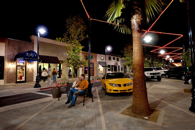 Leona Valley旅游景点-The BLVD