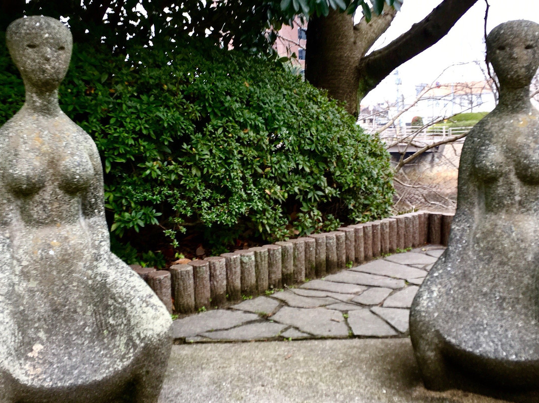 Outdoor Sculpture Haha no Hiza-宇部市必去景点