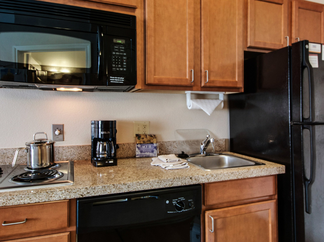 朗维尤烛木套房酒店主图