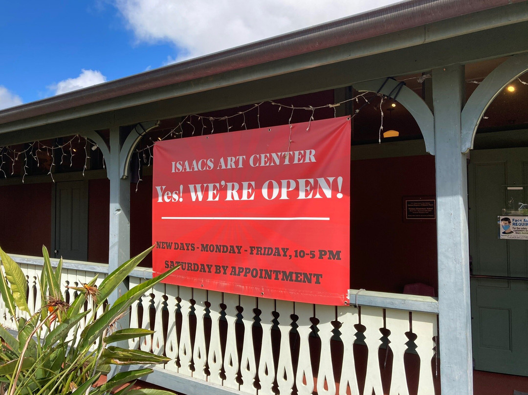 Isaacs Art Center Museum and Gallery-卡慕也拉必去景点