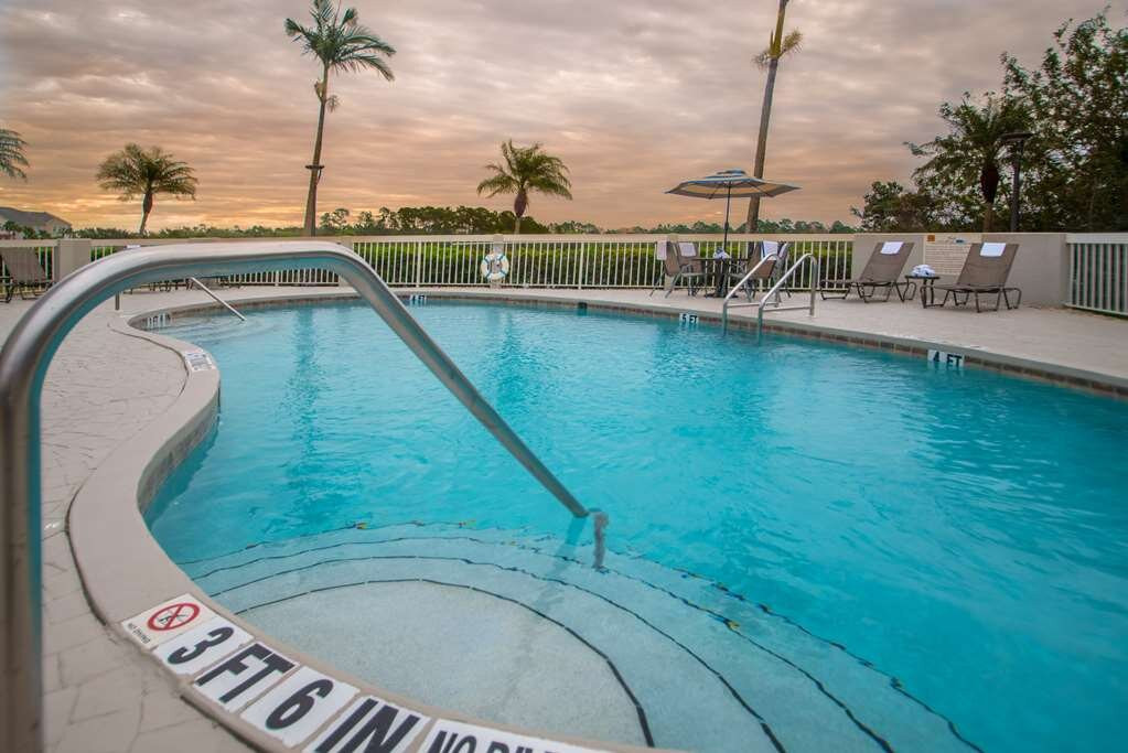 Hampton Inn Port Charlotte主图