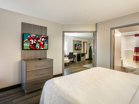 波士顿洛根红顶Plus酒店主图