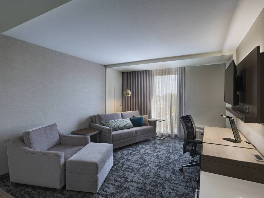 Courtyard St. Louis Brentwood主图