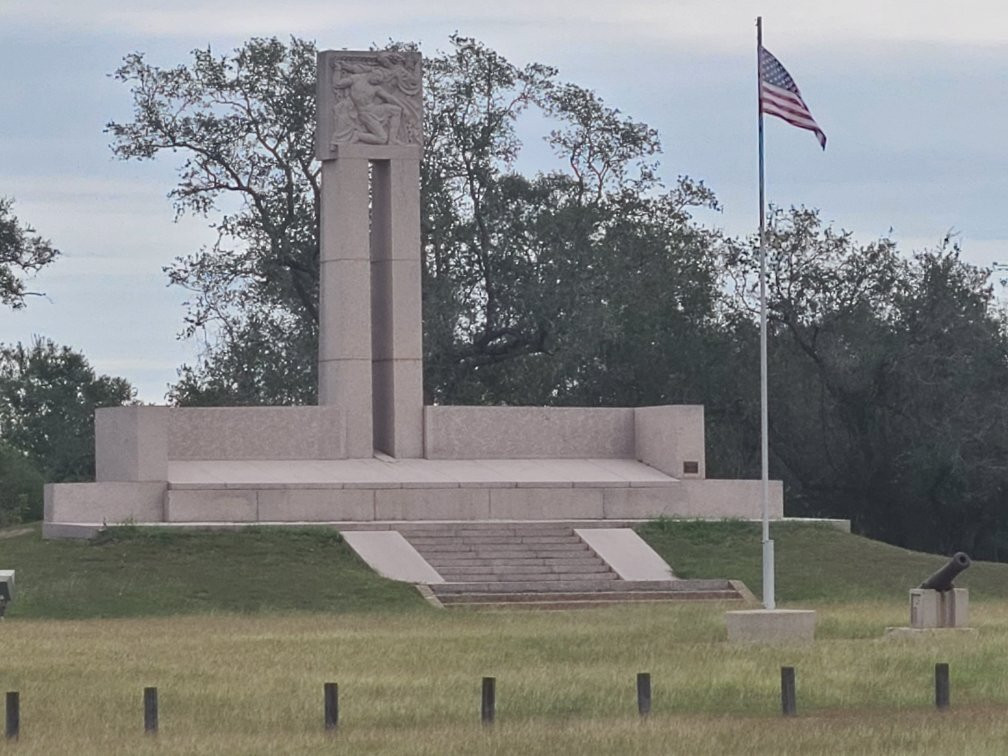 Fannin Memorial Monument-Goliad必去景点