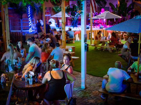 Backyard-劳德代尔堡必去景点