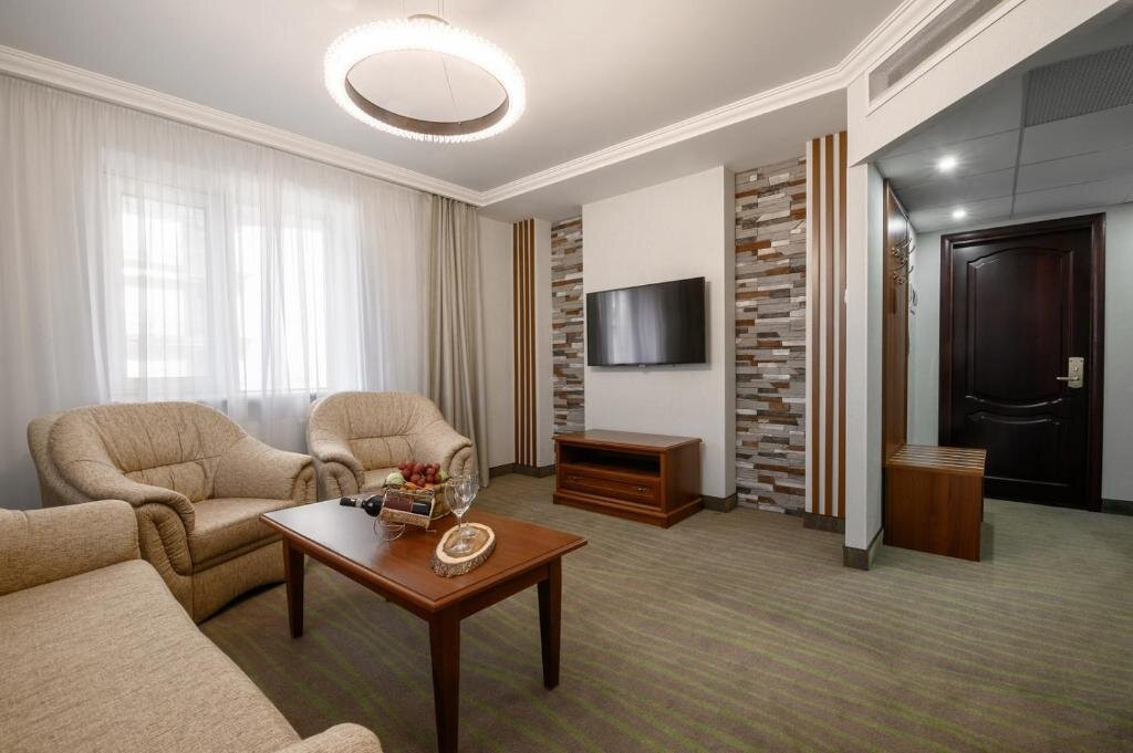 Platan Yuzhniy Hotel主图
