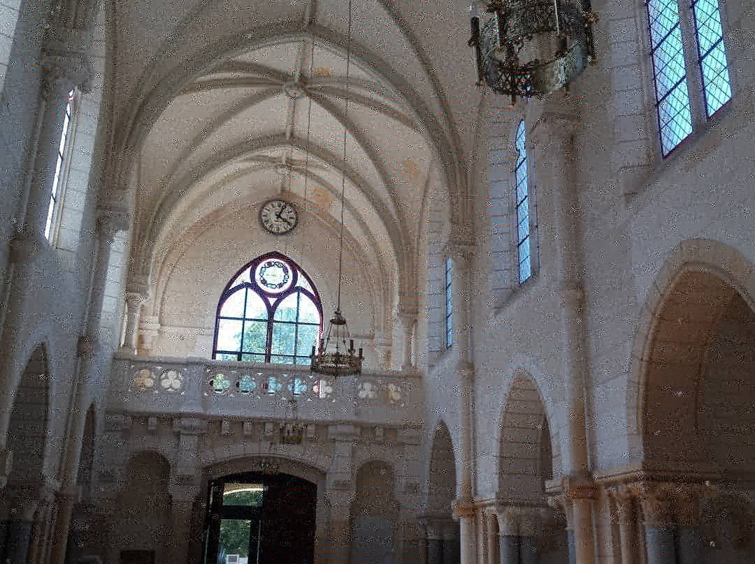 Basilique de Marçay - Patrimoine du Livre景点图片
