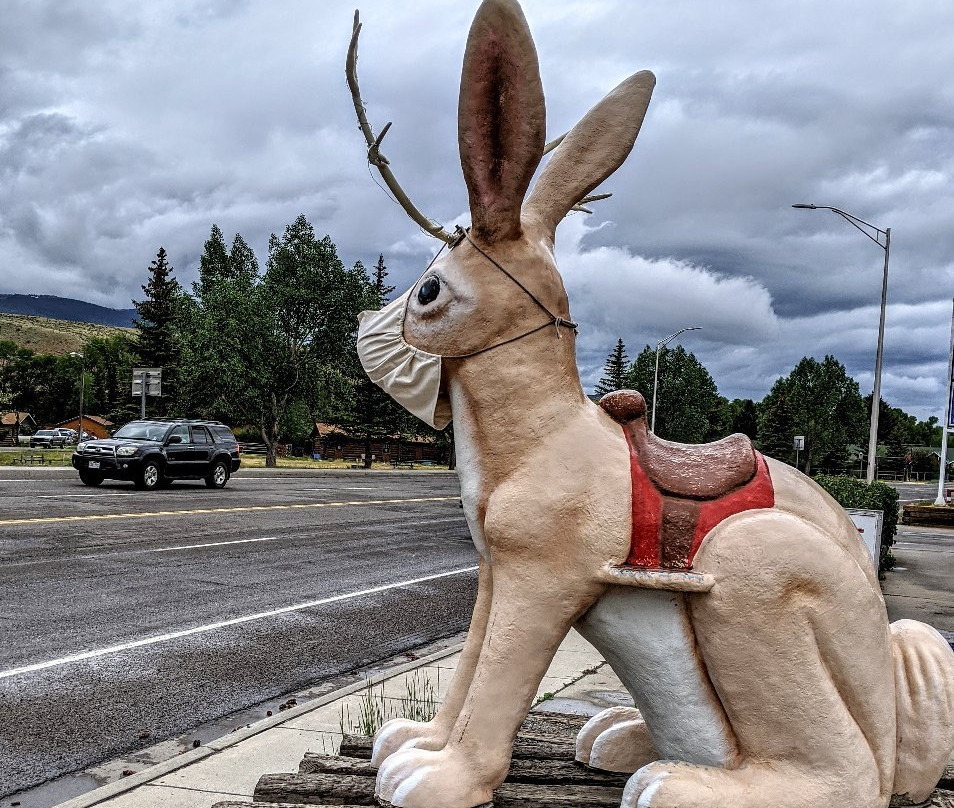 Giant Jackalope Exxon Country Store景点图片