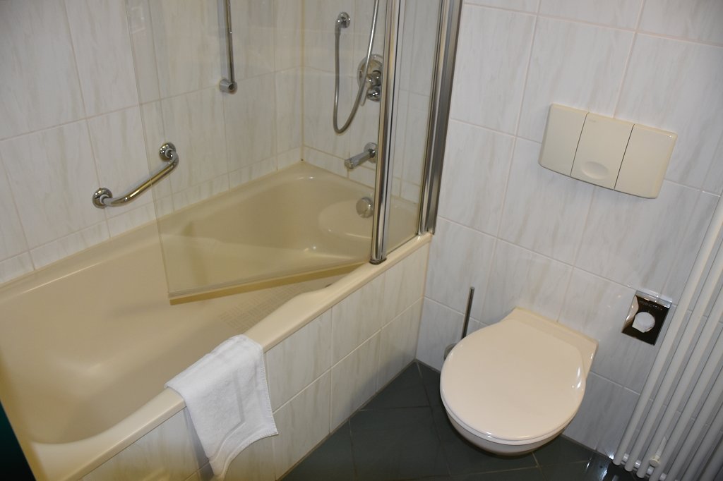 Mercure Hotel Riesa Dresden Elbland-浴室