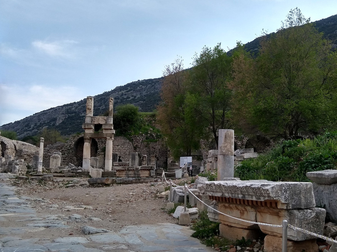 Temple of Domitian景点图片
