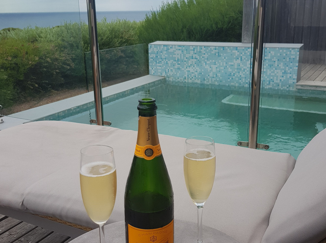 英吉度温泉度假酒店主图