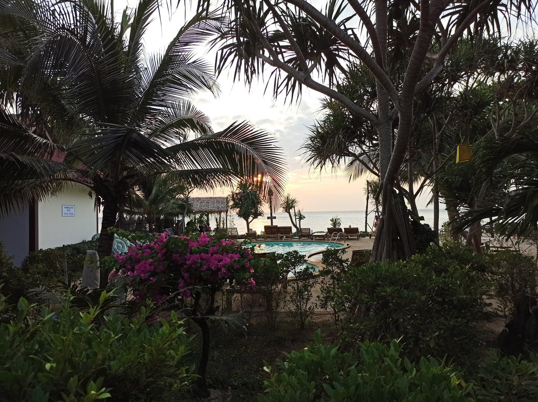 兰达尼斯海滩度假村主图