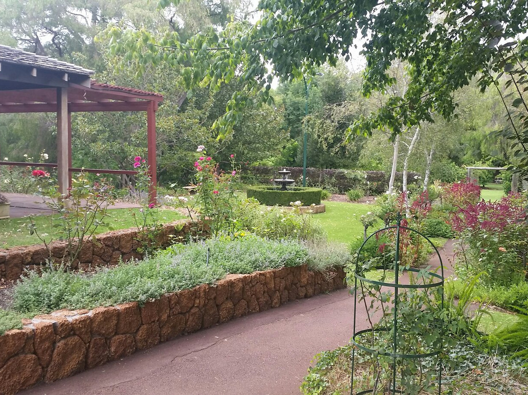 Stirling Cottage景点图片