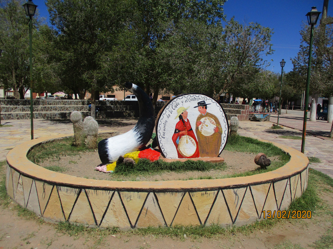 Plaza Eugenio Tello景点图片