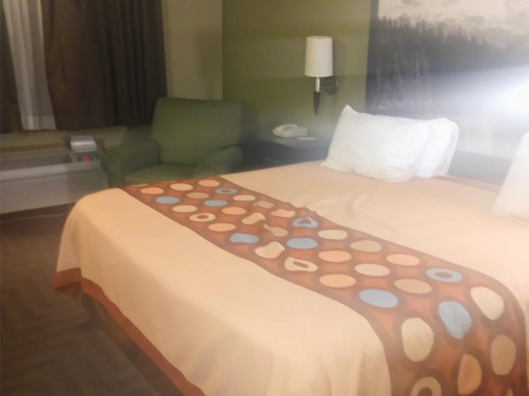 Super 8 by Wyndham LaGrande主图