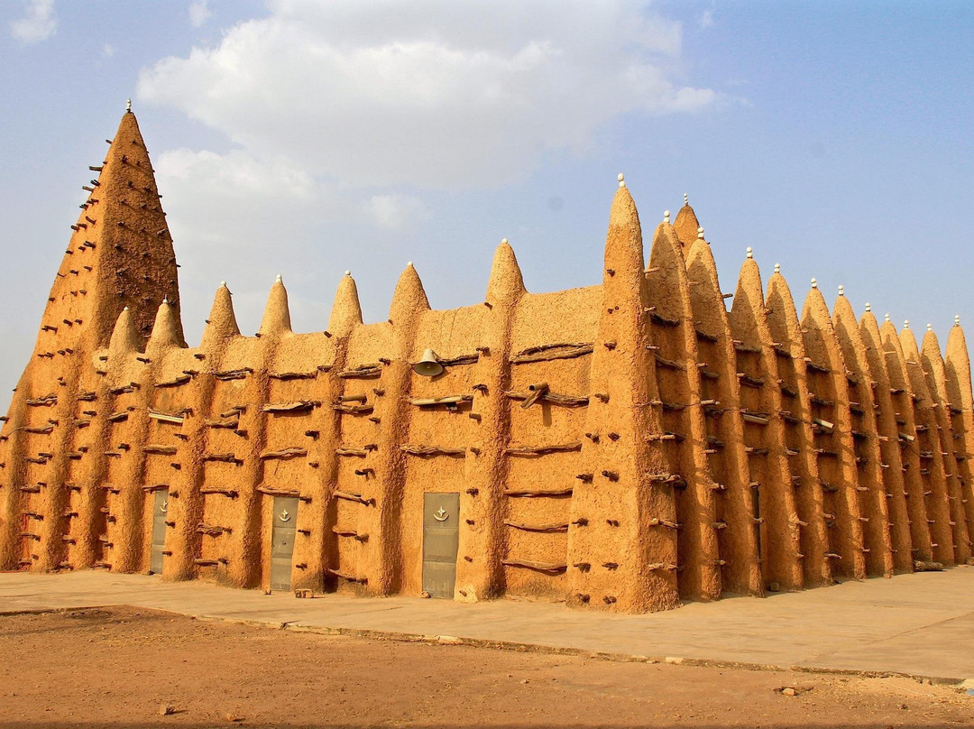 Kanaga Africa Tours-阿比让必去景点