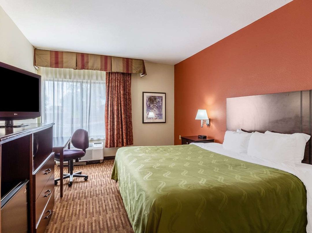 Quality Inn & Suites Lawrence - University Area主图