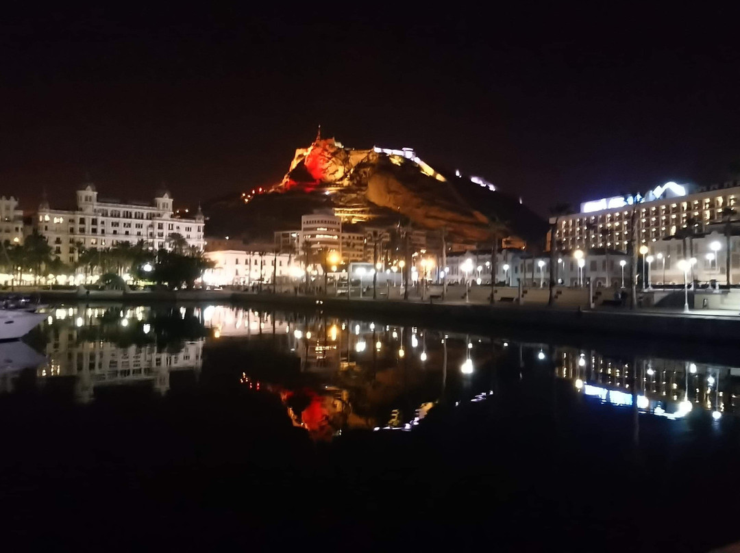 Puerto Deportivo景点图片