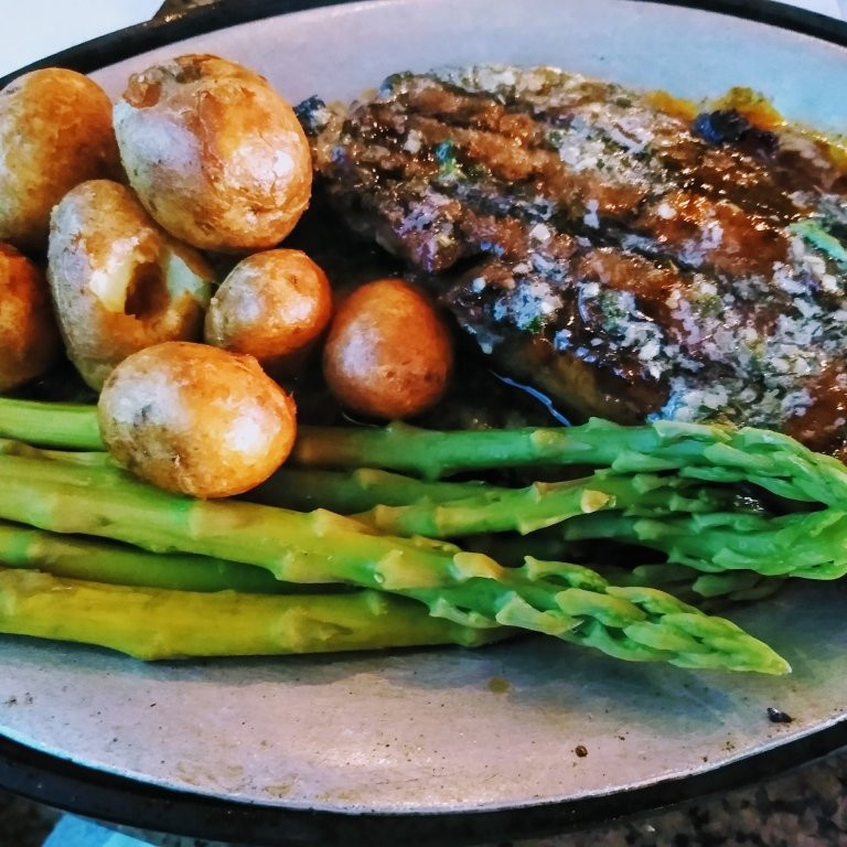 Roper's Regal Beagle Sports Bar and Grill-Godfrey必去景点