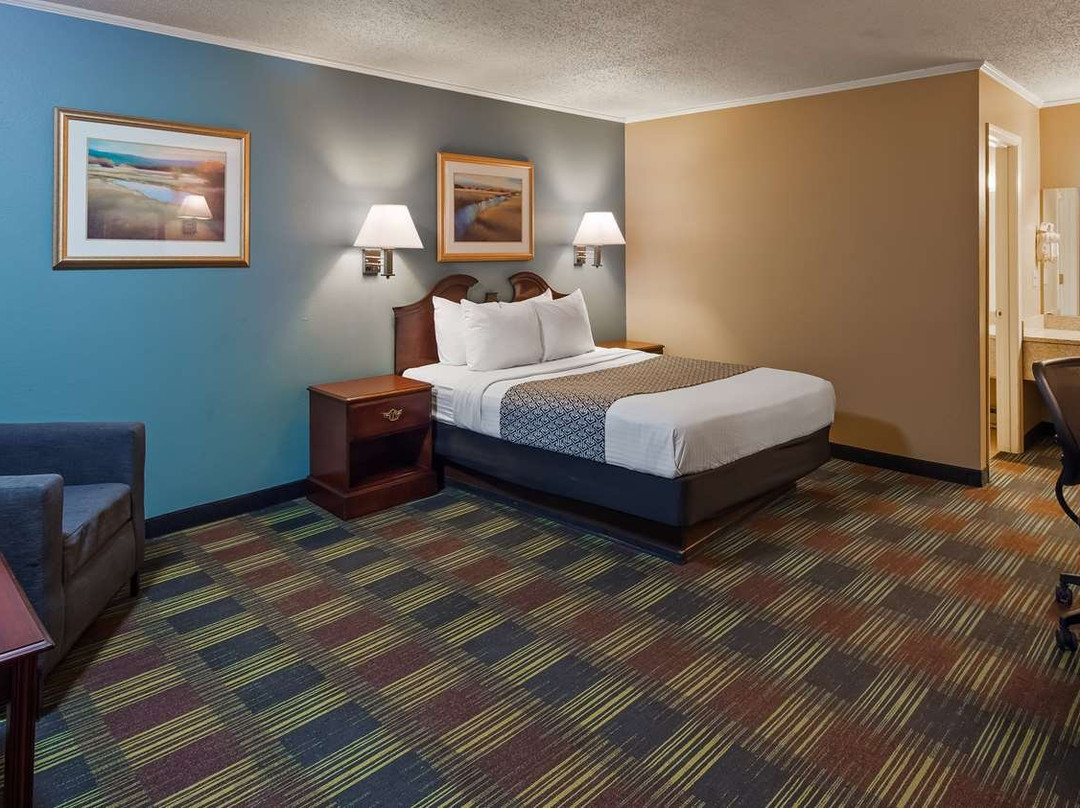 SureStay By Best Western Cameron主图