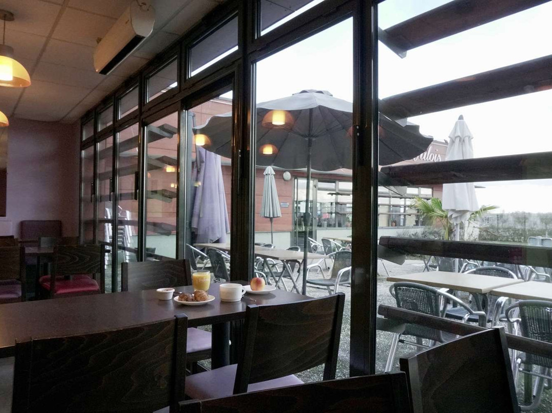 Hôtel Kyriad Crepy En Valois主图