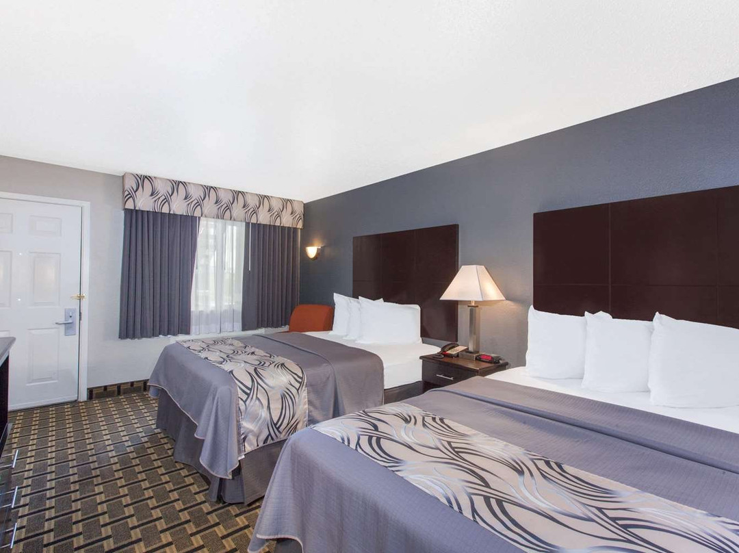 Days Inn by Wyndham Ennis主图