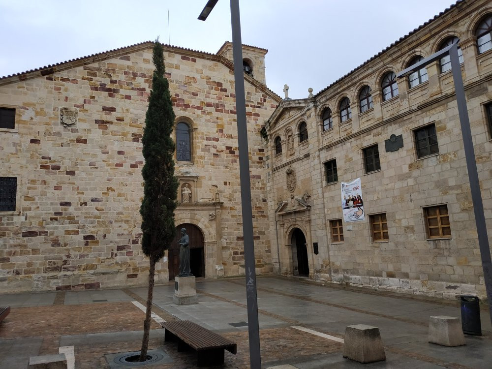 Iglesia de San Andres-萨莫拉必去景点