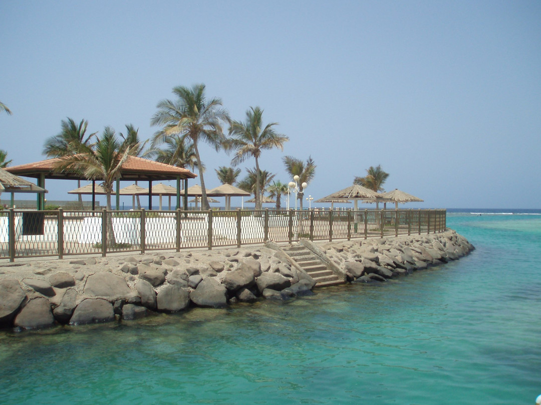 Silver Sands Beach景点图片