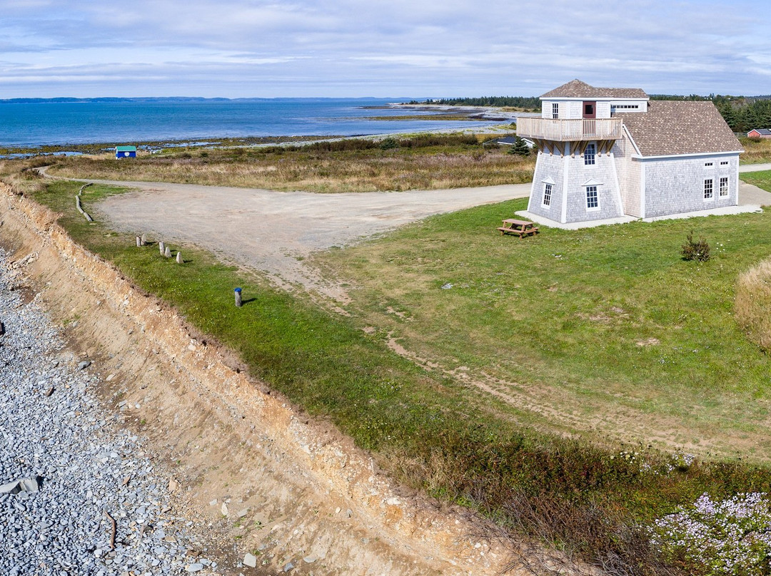 Church Point Lighthouse (Le Phare d'la Pointe)景点图片