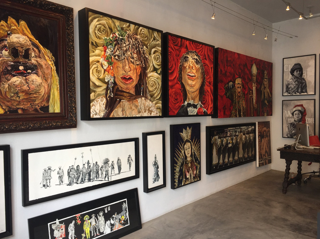 Enrique Bascón, Galeria de Arte