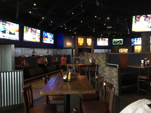 Jerzees All American Bar & Grille-坎顿必去景点