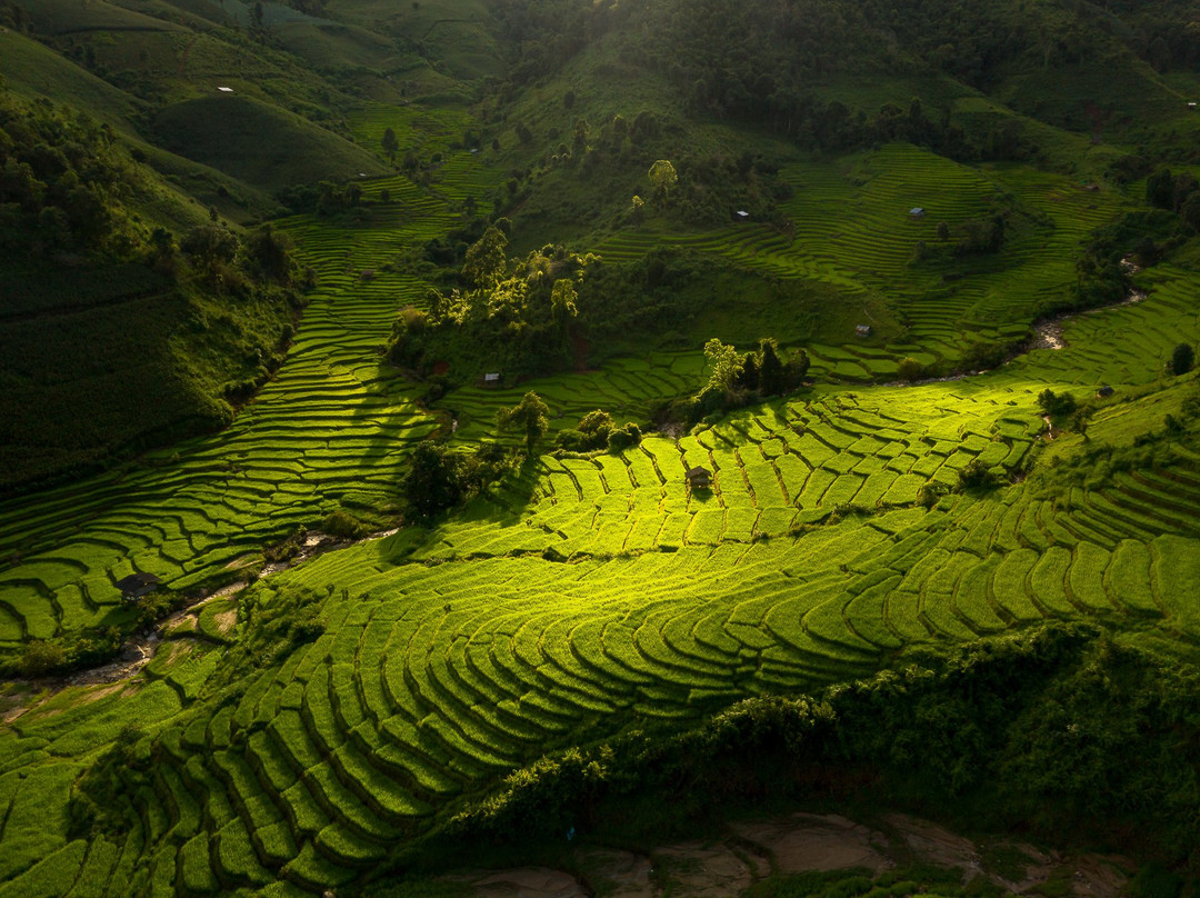 Na Khan Bandi Ban Mae Long Mae Chaem-夜占必去景点