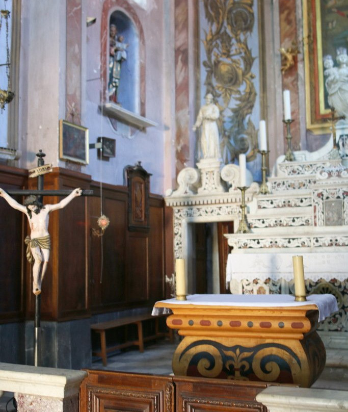 Eglise Sainte Julie-Nonza必去景点