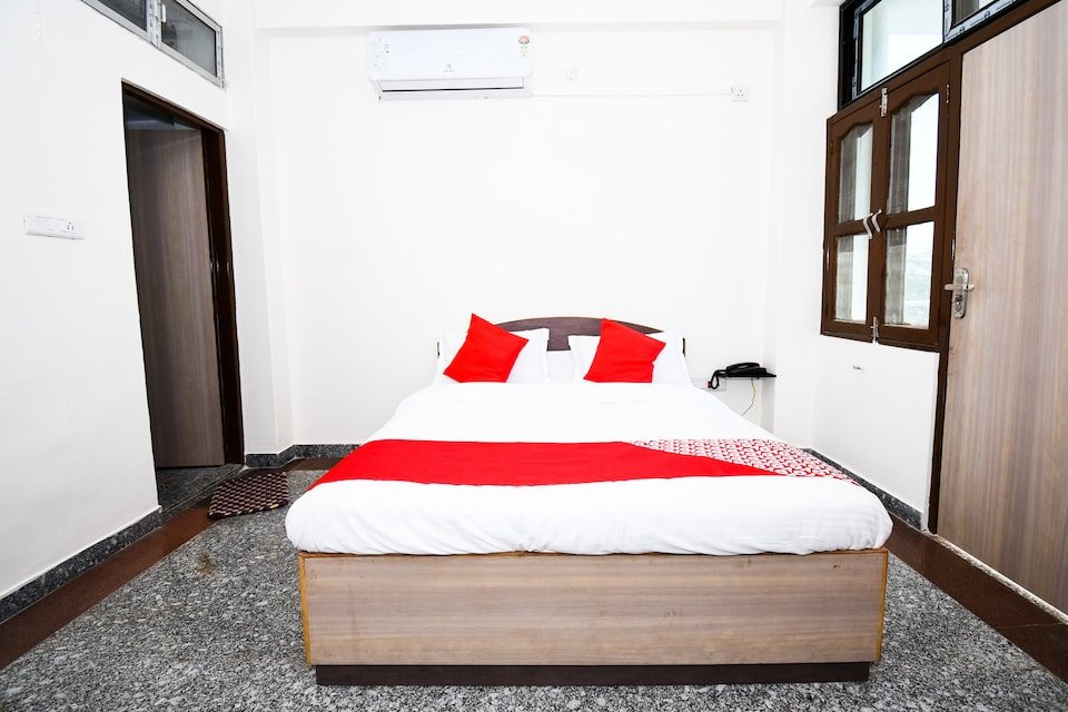 OYO 27876 Hotel Preminn主图