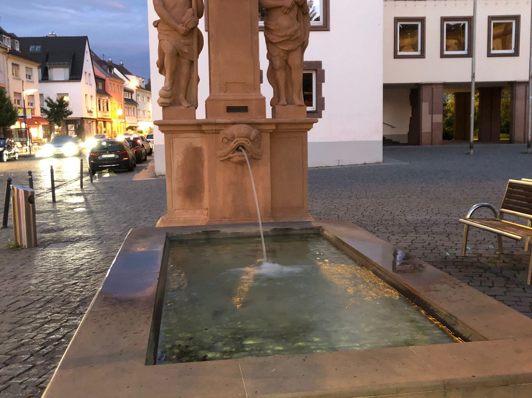 Gerechtigkeitsbrunnen景点图片