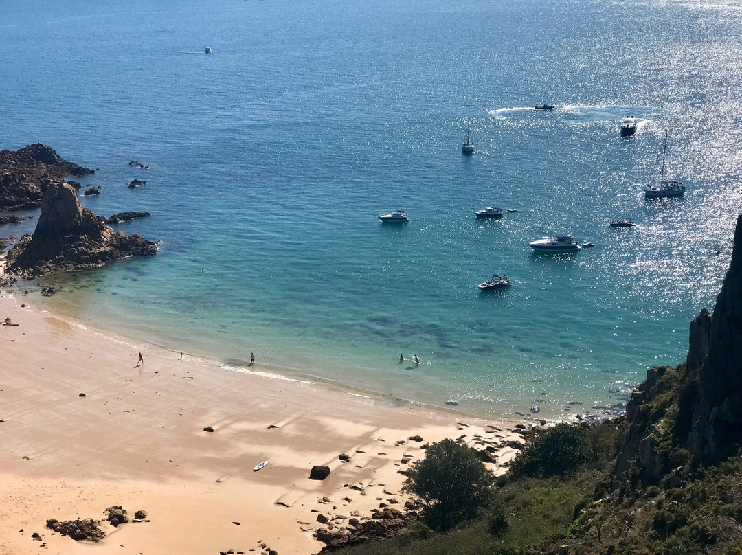 Beauport Beach-St. Aubin必去景点