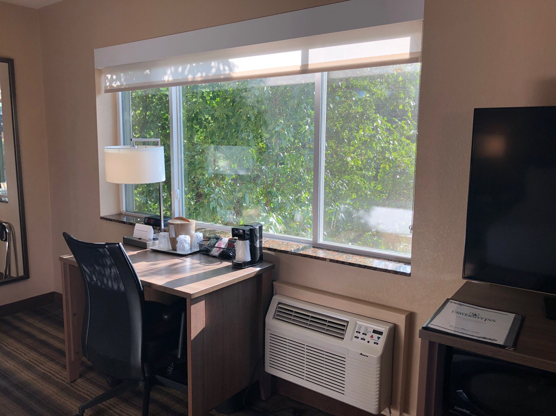 Boulder University Inn主图