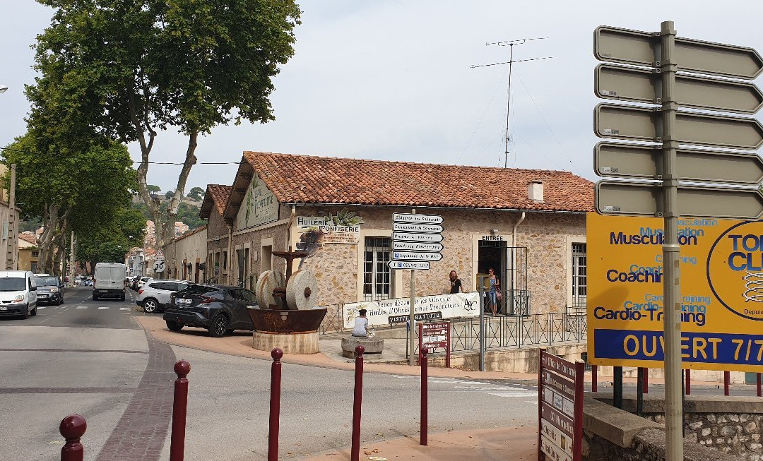 Huilerie Confiserie Cooperative de Clermont-L'herault-Clermont l'Herault必去景点