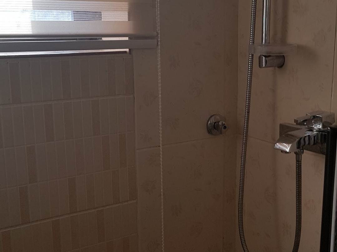 Hillcrest Hotels and Apartment主图