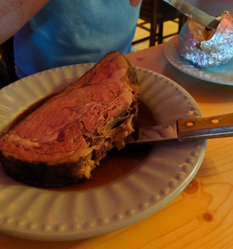 Highland餐馆和美食-Woods Bar and Grille