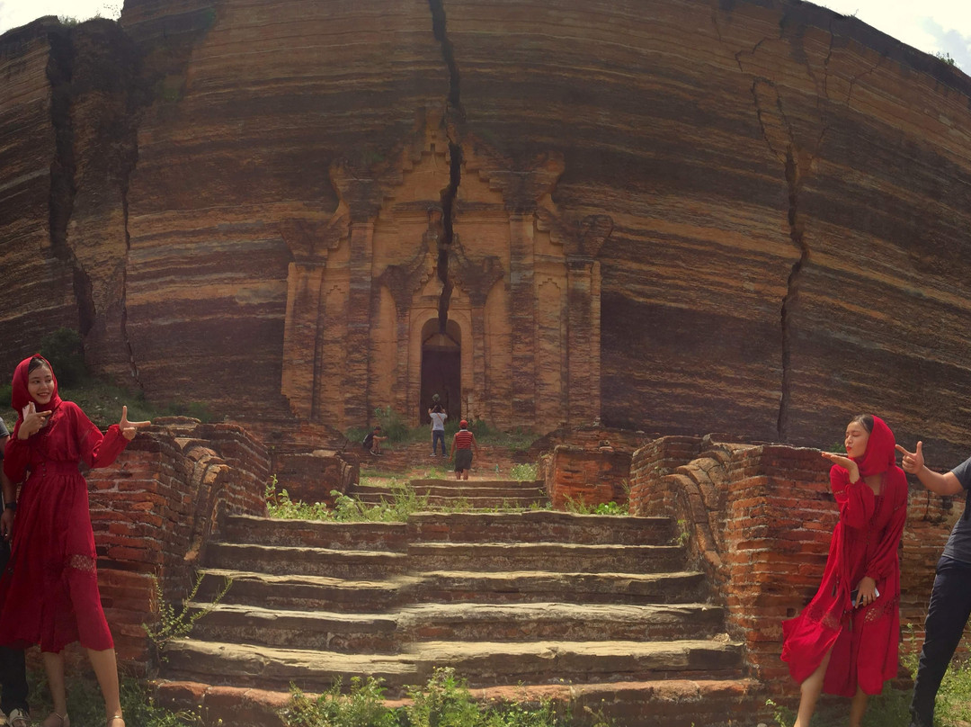 Pahtodawgyi Pagoda景点图片