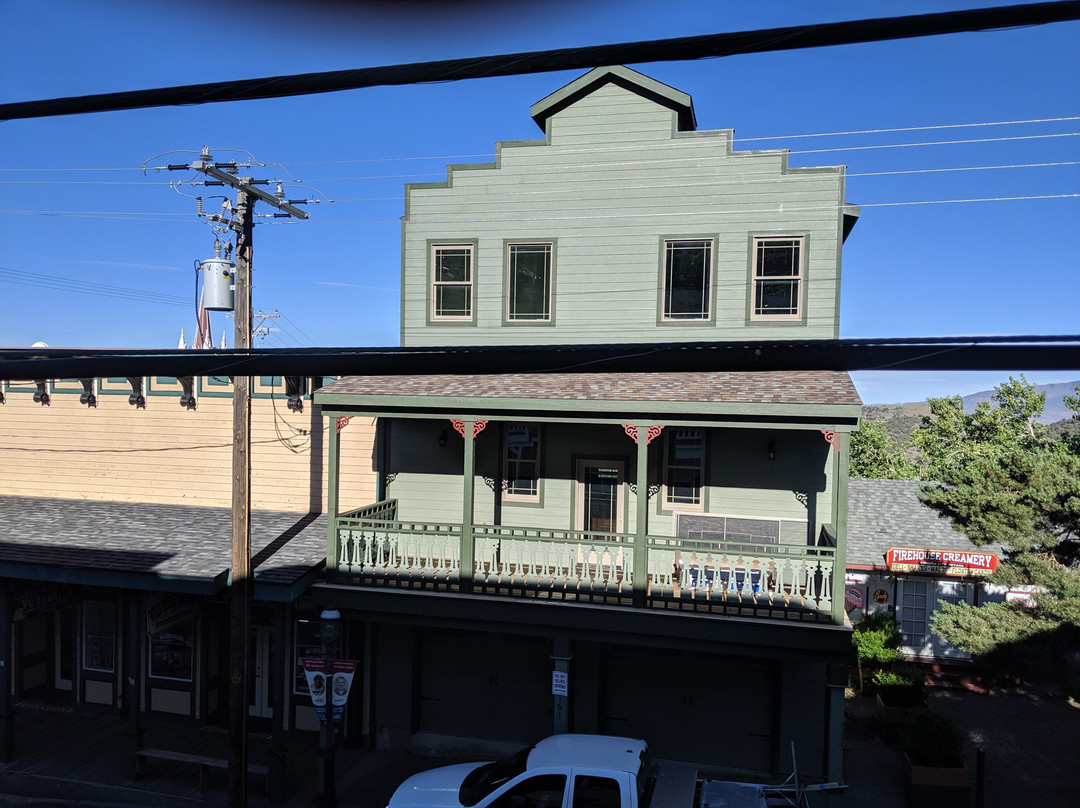 Tahoe House Hotel主图