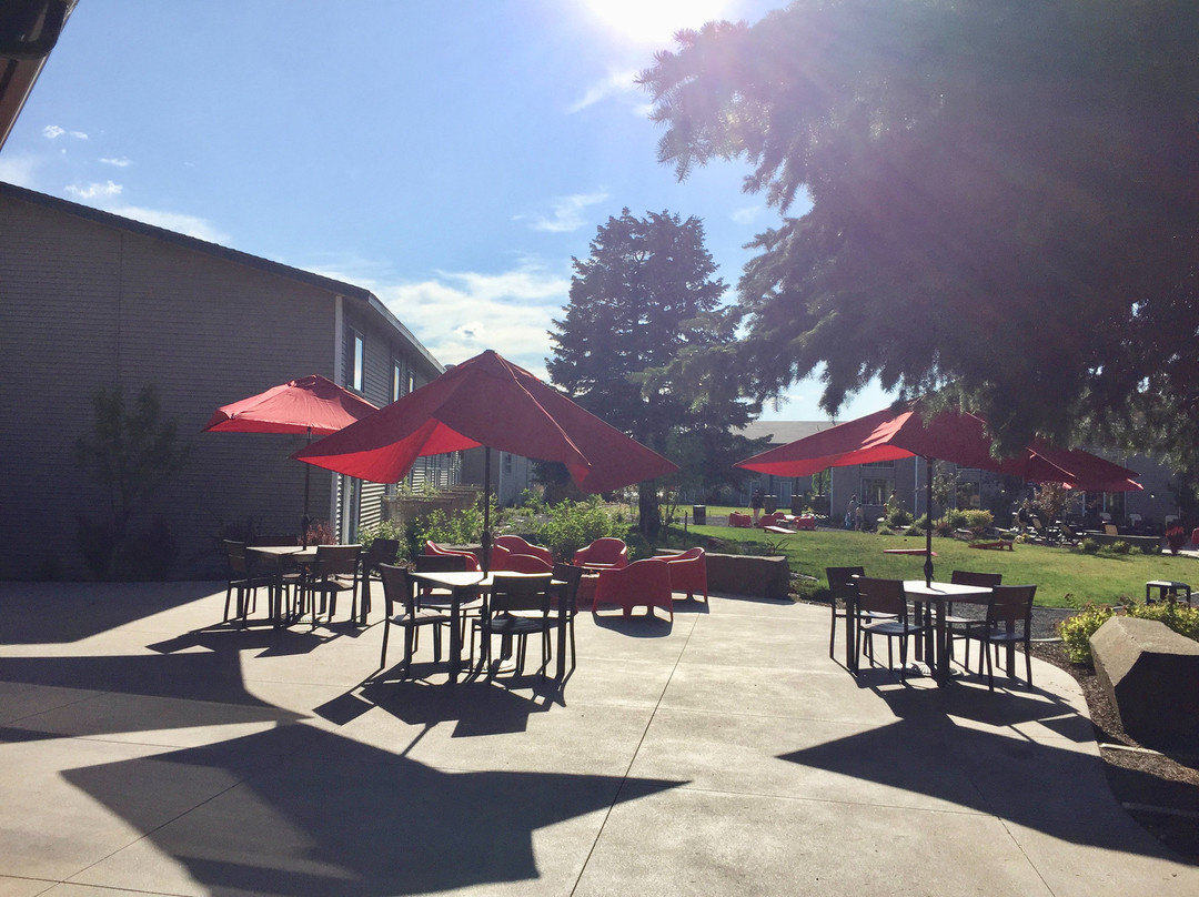 Ramada By Wyndham Spokane Airport主图