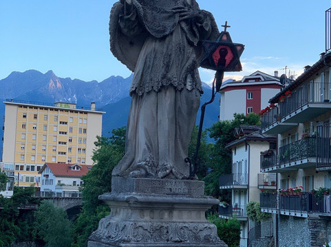 康拉帝酒店主图