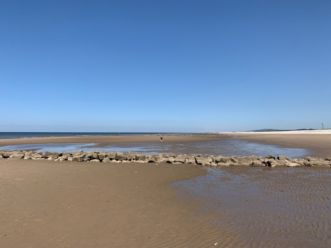 Pensarn Beach景点图片