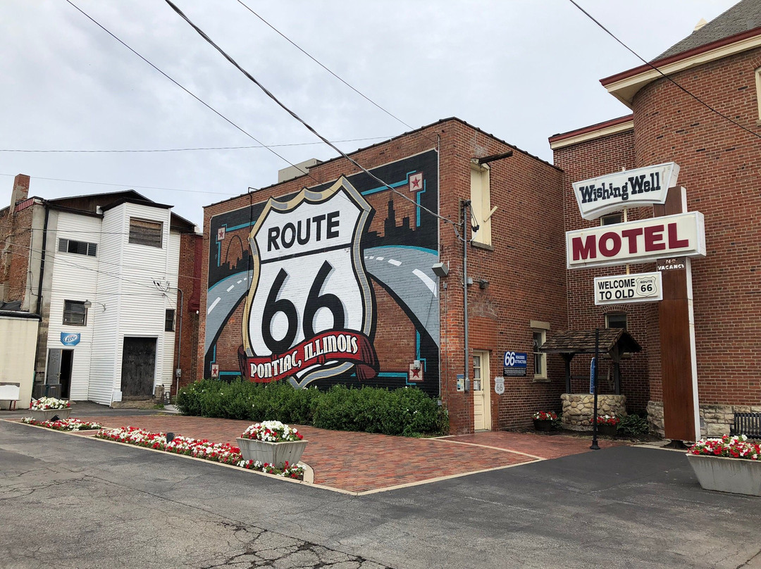 Route 66 Shield Mural-Pontiac必去景点