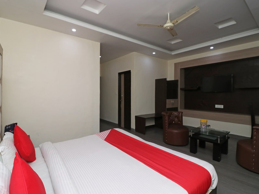 OYO 18631 Hotel King's主图