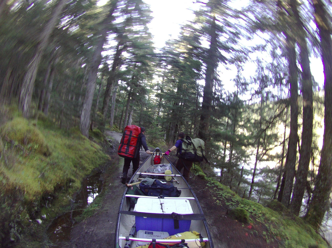 Bowron Lakes Provincial Park景点图片