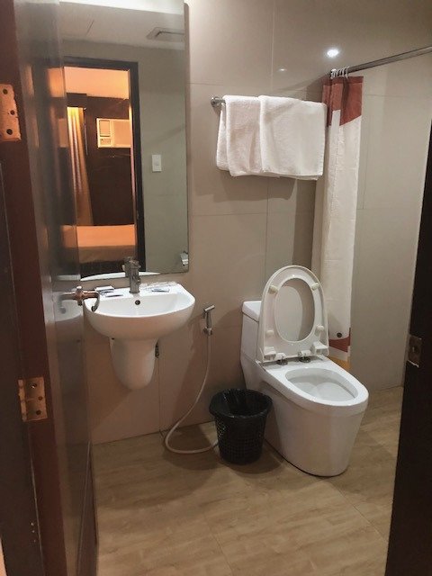 Grand Astoria Hotel-浴室